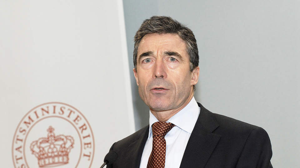 SKAPER STORM: Danmarks statsminister Anders Fogh Rasmussen tirrer p� seg store deler av landets politiske akt�rer med sine uttalelser. Foto: FRANCIS DEAN/REUTERS/SCANPIX