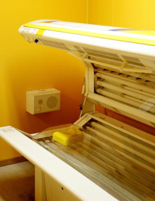 Pågrep mann for kikking i solarium