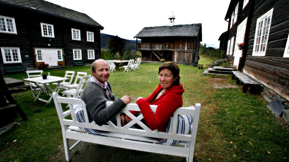 G�RDSFERIE? Stig og Hilde Nustad Grytting inviterer til Sygard Gritting g�rd i Gudbrandsdalen. Foto: ODD ROAR LANGE