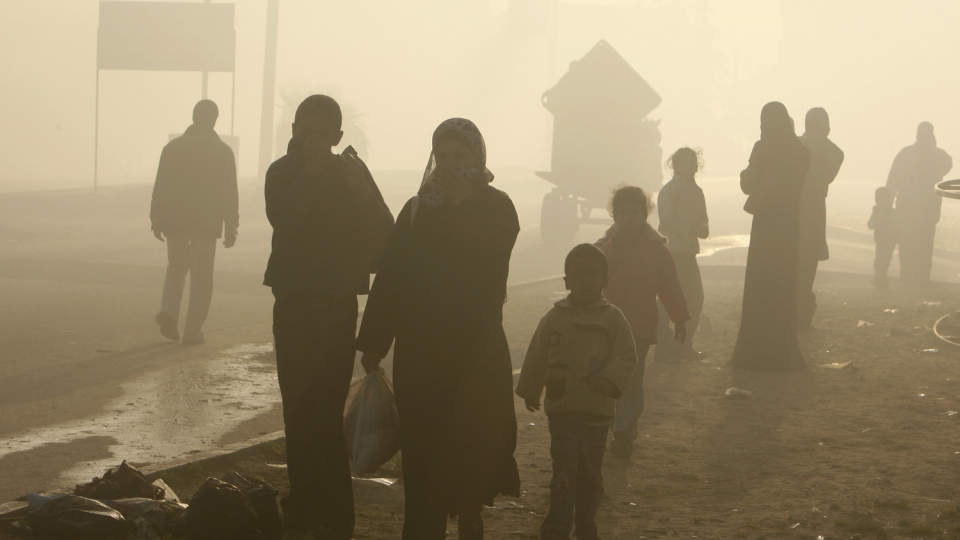 BER OM STANS: En rekke israelske menneskerettsgrupper lanserte onsdag et felles opprop hvor de ber landets regjering om � slutte � bryte folkeretten under krigen p� Gazastripen. Den snart tre uker lange krigen har krevd over 950 palestinske liv og gjort enorme materielle �deleggelser. Foto: REUTERS/Mohammed Salem/SCANPIX