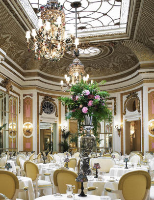 Helt siden The Ritz åpnet dørene for 110 år siden, har ettermiddagsteen vært en av Londons aller mest fasjonable