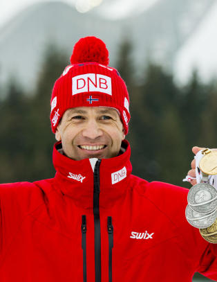 - Skyter aldri med l�skrutt denne mannen