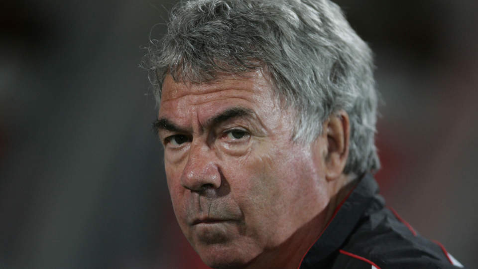 TAR OVER: Han m�tte l�ses ut av en annen avtale, men n� er Egil Drillo Olsen enig med NFF om � ta over Norge i de tre neste treningskampene. Foto:SCANPIX/AFP/KARIM SAHIB