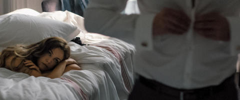 Forsvarer onani- og menstruasjonsscene: - Ønsket å vise virkeligheten