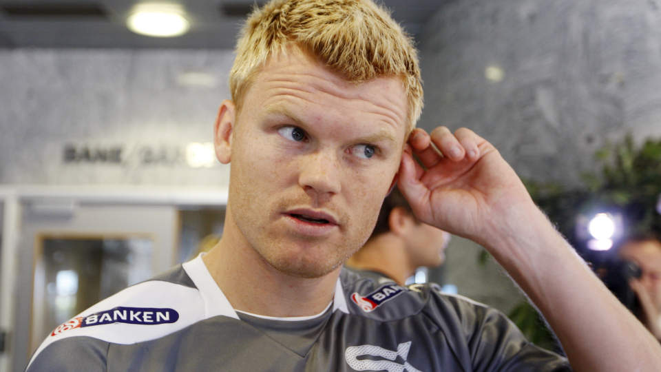 SLITEN: John Arne Riise mener det er lenge siden han f�lte seg s� tung som mot S�r-Afrika. Roma-proffen er kritisk til hele privatlandskampen. Foto: H�kon Mosvold Larsen / SCANPIX