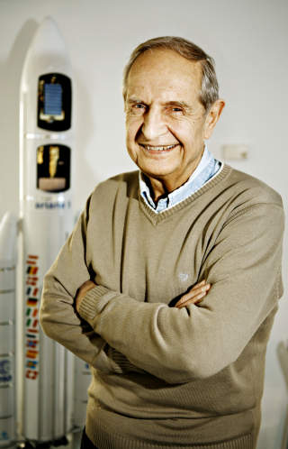 SPENT: Romforsker Erik Tandberg har store forventninger til kveldens Nasa-seanse i Washington. Foto: OLE C.H. THOMASSEN
