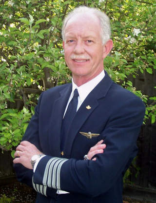 HYLLES SOM HELT: Chesley B. Sullenberger III, �Sully� blant venner, var rett mann bak spakene da flyet mistet begge motorene. Foto. REUTERS/Safety Reliability Methods/Scanpix