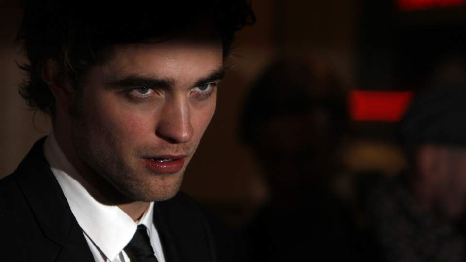 FRA D�ENDE HELT I �HARRY POTTER�: Til ud�delig vampyr i �Twilight�. Robert Pattinson hadde imidlertid ikke s�rlig lyst p� rollen. Foto: Scanpix