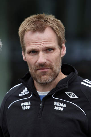 TRIST DAG: Erik Hoftun liker ikke � miste en av RBKs beste spillere. N� ser tr�nderne etter 23-�ringens erstatter. Foto: Gorm Kallestad  / SCANPIX