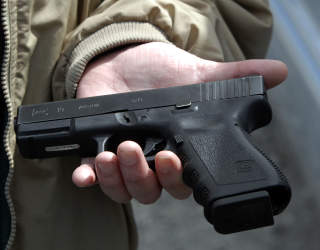 MASSAKRE: En pistol av typen Glock ble brukt under den tragiske skyteepisode ved Virginia Tech i USA. Foto: AP Photo/Don Petersen MASSAKRE: En pistol av typen Glock ble brukt under den tragiske skyteepisode ved Virginia Tech i USA. Foto: AP Photo/Don Petersen