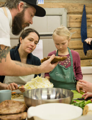 Stjernekokk tryllet fram indisk dip og gylne fiskepinner av maten fra i går