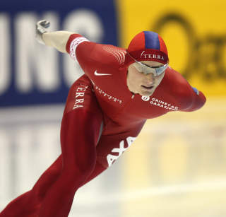 P� ISEN: H�vard B�kko under et renn i Heerenveen.
Foto: Bj�rn Sigurds�n / SCANPIX