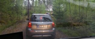 Bilistene fulgte omskiltingen på E16, og endte opp langt til skogs