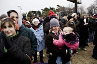 EN DEL AV HISTORIEN: Liz Meitl (33) sammen med datteren Gabby, som hun gjerne ville skulle oppleve festen i Washington. Foto: SVEINUNG UDDU YSTAD