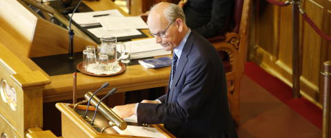 Krangler om hvem som piller seg i navlen