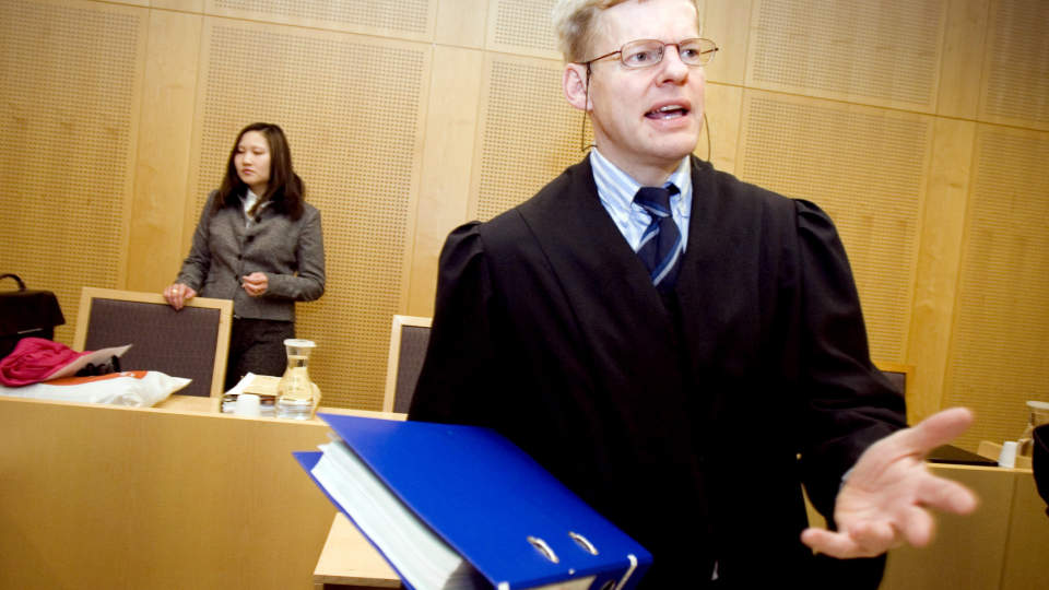UENIGE: Advokat Harald Stabell, leder av Advokatforeningens strafferettsutvalg, gikk i dag ut og kritiserte Morten Furuholmens uttalelser i forbindelse med ankesaken i Kongo. ARKIVFOTO: SCANPIX