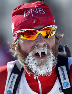 Alexander Os legger opp