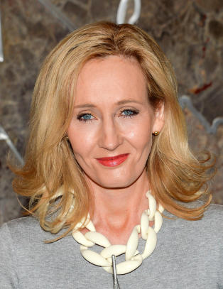 J.K. Rowling kaller kritikerne en gjeng med rasister