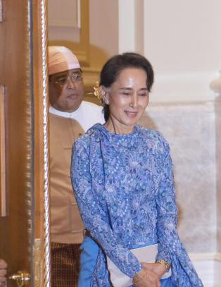 Ber Aung San Suu Kyi
stoppe statseid, norsk selskap