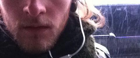 Jesper (21) sier han ga skyss til haikere. Nå er han dømt for menneskesmugling