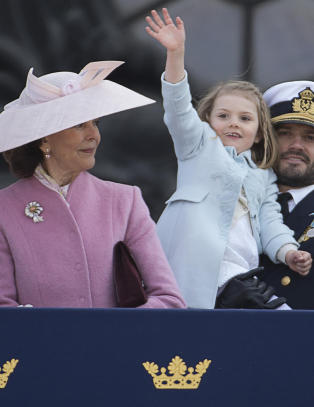 Den svenske dronningen i stort intervju om sine 40 år på tronen: - Estelle reddet dagen
