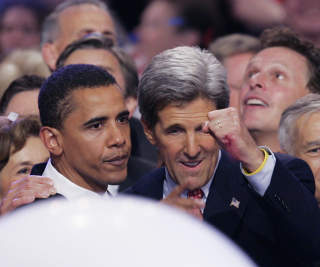 KJEMPER FOR KERRY: Obama var p� dette tidspunktet ikke p�tenkt som noen fremtidig presidentkandidat, men kjempet for John Kerry og en egen plass i senatet. Foto: AP/Ron Edmonds