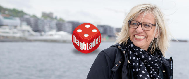 Anmeldelse: Lene Lauritsen Kjølner setter på deg rosa håndjern og lenker deg til solveggen
