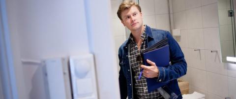 Magnus (24) har vært med på å kjøpe 147 leiligheter i år