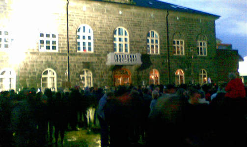  REYKJAVIK:  Demonstrantene har varslet at de vil forsette demonstrasjonene i morgen. Foto: Magnus J. Cornette