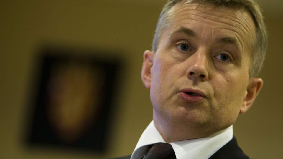 - BURDE VITE BEDRE: - Det er bare justisminister Knut Storberget (bilde) som ikke forst�r hvor alvorlig situasjon er, sier H�yres Andr� Oktay Dahl. Foto: Cormnelius Poppe / SCANPIX