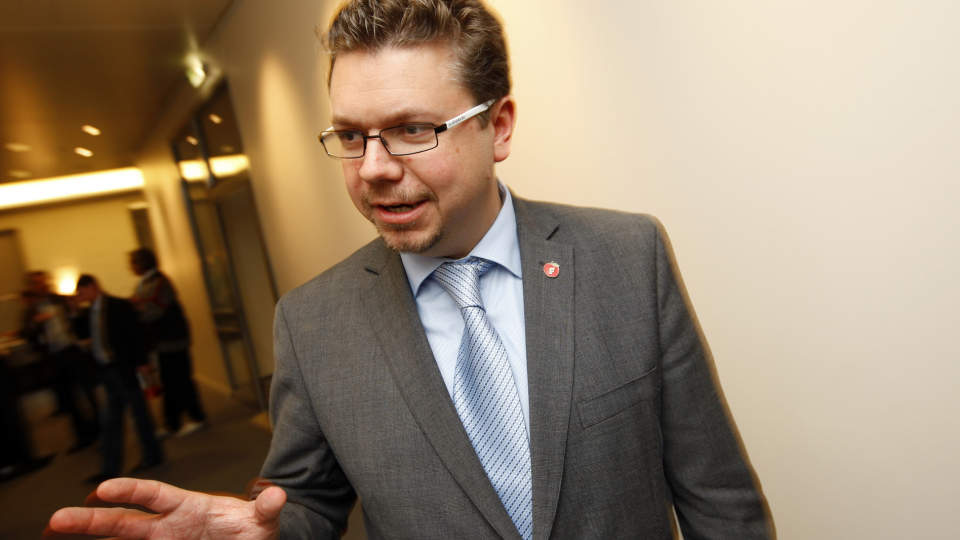 VIL GI SKATTELETTE: Frps Ulf Leirstein (Frp) vil gi lavere skatt mot finanskrise.
Foto: Erlend Aas / SCANPIX