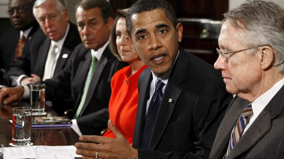 DISKUTERER PAKKE: I g�r holdt Obama et tverrpolitisk m�te med b�de republikanske og demokratiske ledere til stede for � diskutere redningspakken. Foto: EPA/MARK WILSON