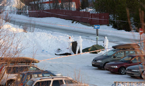 �STEDET: Kristin Kjelstrup ble drept p� parkeringsplassen p� vei til praksisjobben p� Slettaelva skole. Deretter rettet drapsmannen v�penet mot seg selv. Foto: Arthur O. Arnesen
