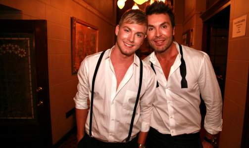 MATCHENDE KARER: Kjendisstylist Jan Thomas og forloveden Christopher M�rch Husby. Foto: EIRIK HELLAND URKE