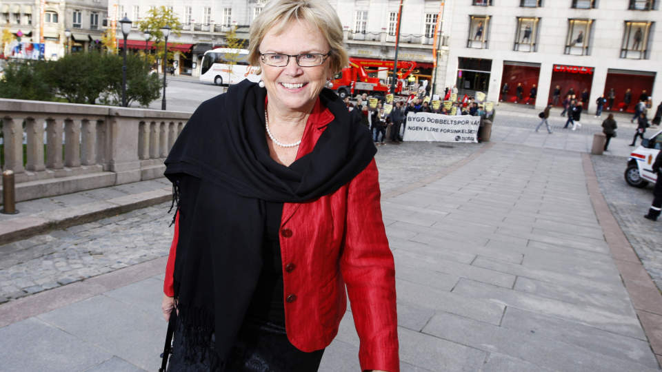 TAR KAKA: Kommunalminister Magnhild Meltveit Kleppa vil trolig stikke av med mye av pengene som skal fordeles i dagens krisepakke. Foto: H�kon Mosvold Larsen / SCANPIX