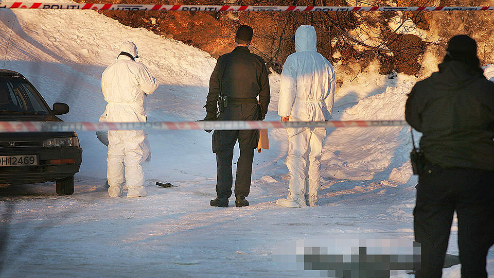 OPPS�KTE POLITISJEFEN F�R DRAPET: Politiet fant drapsv�penet like ved �stedet. Kristin Kjelstrup (41) ble drept med en halvautomatisk pistol som var tjenestev�penet til en kollega av Pettersen. Foto: Torgrim Rath Olsen/Nordlys