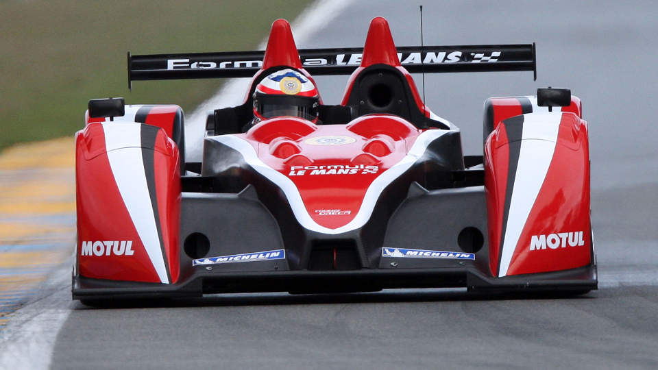 HER ER BILEN SOLBERG SKAL TESTE: Petter Solberg er i Frankrike for � pr�ve Oreca-teamets LMP1-racer p� Paul Ricard-banen.  Men regn �dela jomfruturen. Foto:  AFP
