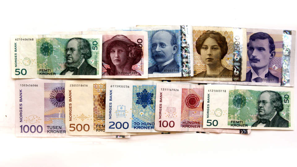 IKKE OPP: At Norges Bank hevet styringsrenta i dag vil ikke f� umiddelbare f�lger for boligl�nkundene. Foto: Gorm Kallestad/SCANPIX