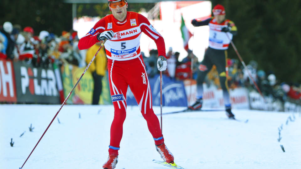SLITEN: Petter Northug parkerte Axel Teichman i den siste bakken i Tour de Ski. Etterp� har han slitt tungt. Foto: H�kon Mosvold Larsen/SCANPIX