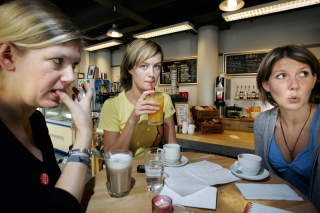 NYVALGT STORTINGSREPRESENTANT: Anette Trettebergstuen i 2005 sammen med partifellene Marianne Marthinsen og Gry Larsen. Foto: FRANK KARLSEN/DAGBLADET