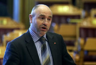 INN P� TEPPET: Arbeids- og inkluderingsminister Dag Terje Andersen.  Foto: Cornelius Poppe/Scanpix