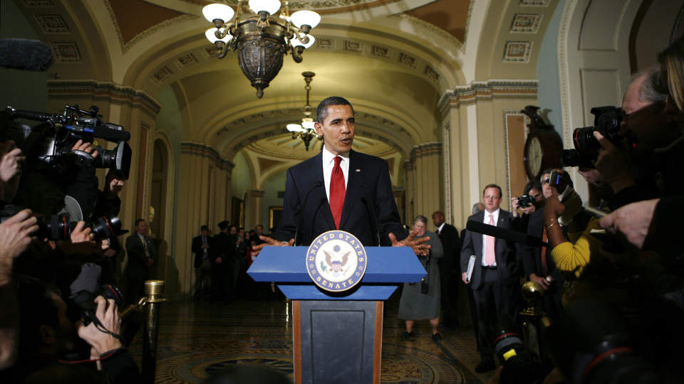 FIKK IKKE TVERRPOLITISK ST�TTE: Barack Obama fikk ikke med seg republikanerne p� den nye krisepakka. Men p� grunn av demokratenes solide flertall vil den bli godtkjent uansett. Foto: REUTERS/Kevin Lamarque/Scanpix