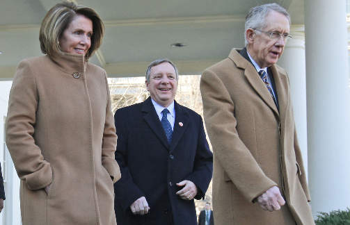 UPOPUL�RE BLANT REPUBLIKANERNE: Nancy Pelosi og Harry Reid (til h�yre), her fotografert sammen med senator Richard Durbin, etter et m�te med Obama i Det hvite hus. Foto: AP Photo/Ron Edmonds/Scanpix