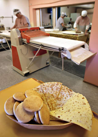 SMAKER GODT: Lefser fra Leveld Lefsebaker i �l. Foto: Ole C. H. Thomassen/Dagbladet