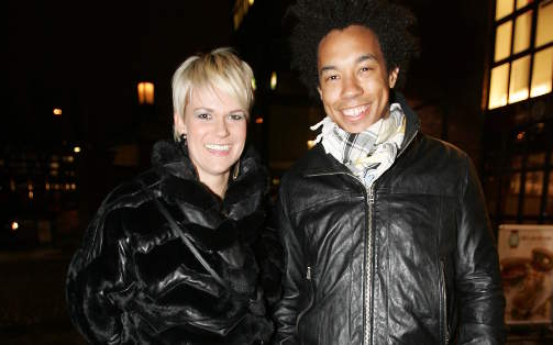 GLADE: Komiker Sigrid Bonde Tusvik og kollega Jonna St�me. Foto: MARIUS GULLIKSRUD / STELLA PICTURES