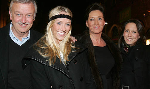 FLATLANDS: Hallvar Flatland med familie. Foto: MARIUS GULLIKSRUD / STELLA PICTURES