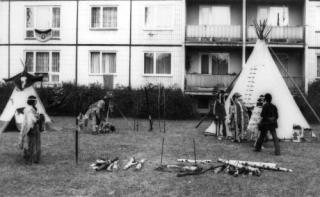 BERLIN 1984: Indianerfestival i �st-Berlin arrangert av organisasjonen FDJ - fri, tysk ungdom. Foto: Suhrkamp Verlag