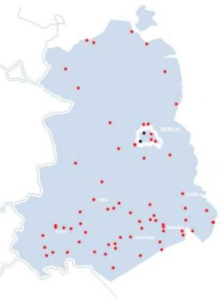 60 STAMMER OPPRETTET RUNDT OM I TYSKLAND: Ingen levde her permanent, selv om mange hadde lyst. De fikk ikke lov av staten. Foto: Suhrkamp Verlag