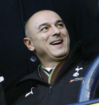 - ET TVANGSSALG: sa Tottenhams styreformann Daniel Levy da Keane forlot White Hart Lane. Foto: SCANPIX/AFP/Glyn Kirk
