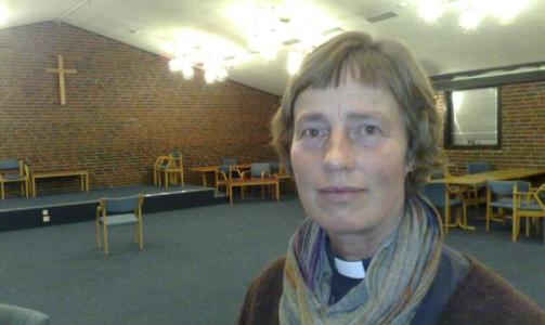 �PNET MENINGHETSHUSET: Sokneprest Anne Lise �dn�y. MMS-foto: Harald S. Klungtveit